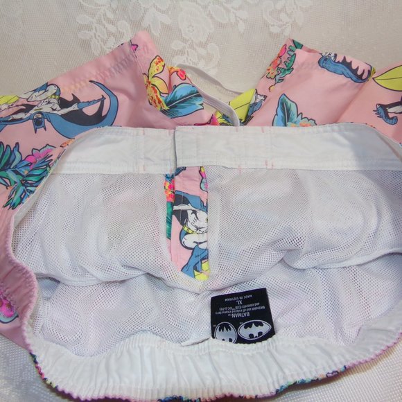 Batman Mesh Lined Swim Trunks Men's XL Pink Hawaiian Floral Surf Elastic Pre-own - Picture 13 of 16